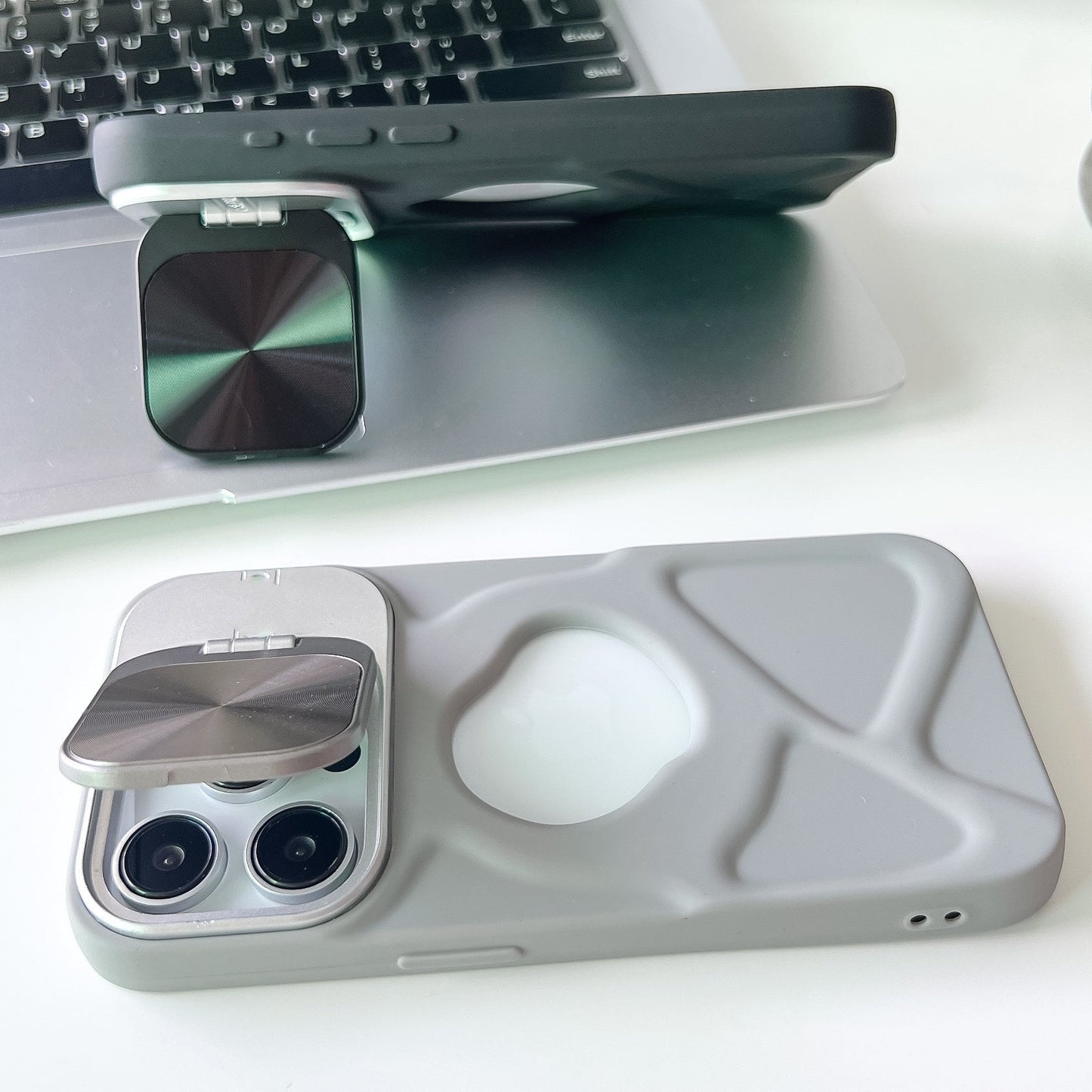 Magnetyczne etui na telefon z niewidoczną podstawką