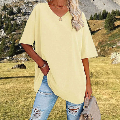 Damski, swobodny t-shirt z dekoltem v-neck