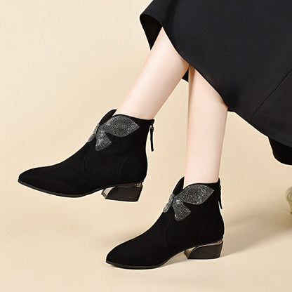 Błyszczące buty za kostkę z kokardą i szpiczastym noskiem