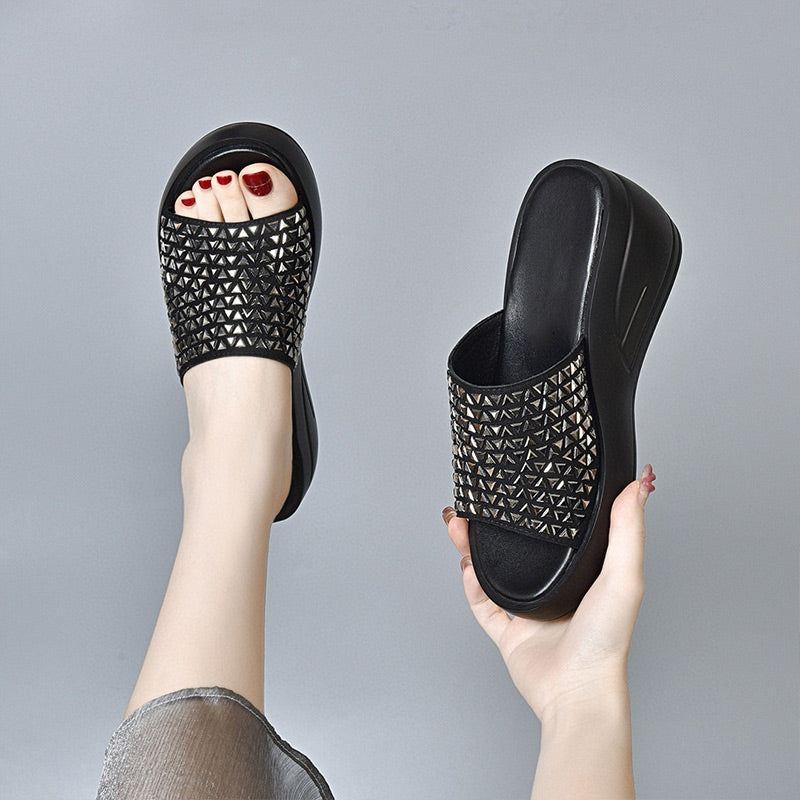 【35-43】👡Błyszczące sandały klinowe dla kobiet